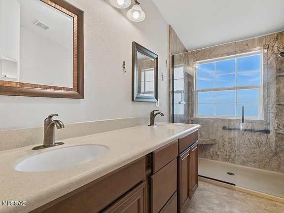 2nd image of 5000 E Grant Rd #207