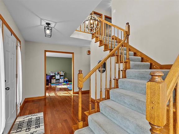 3rd image of 1554 Trenton Ln