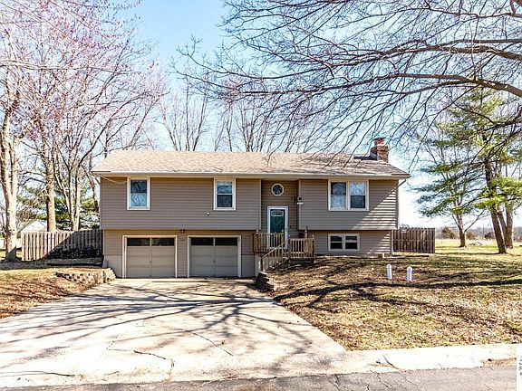 2nd image of 1127 NE 15th