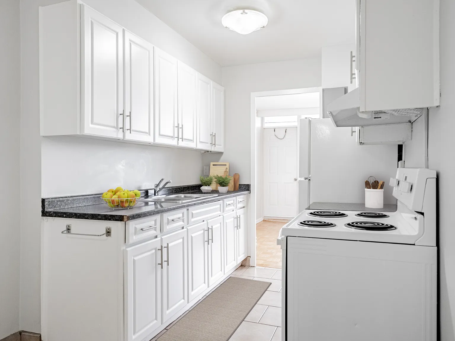 520 Wellington Street — Photo 3