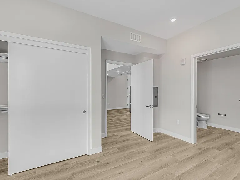 825 Coronado-Building — Photo 75