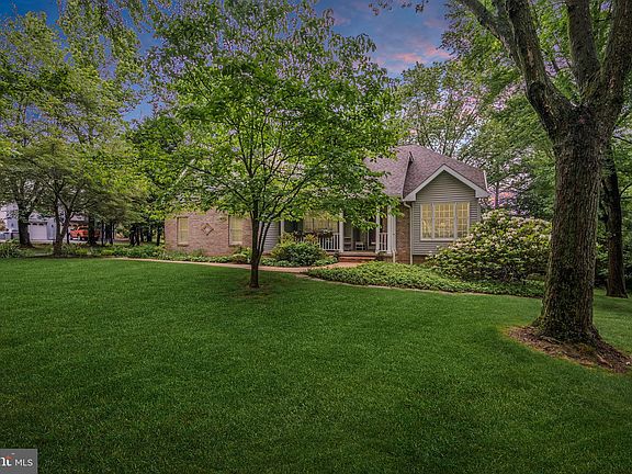 2nd image of 1020 White Birch Dr