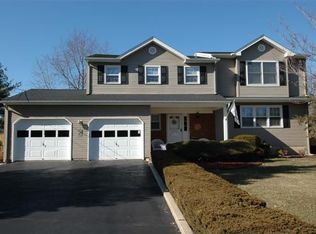 8 Peacock Ct, HAMILTON, NJ 08619