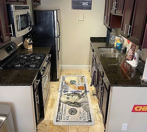 4th image of 700 E 8th St Unit 7D