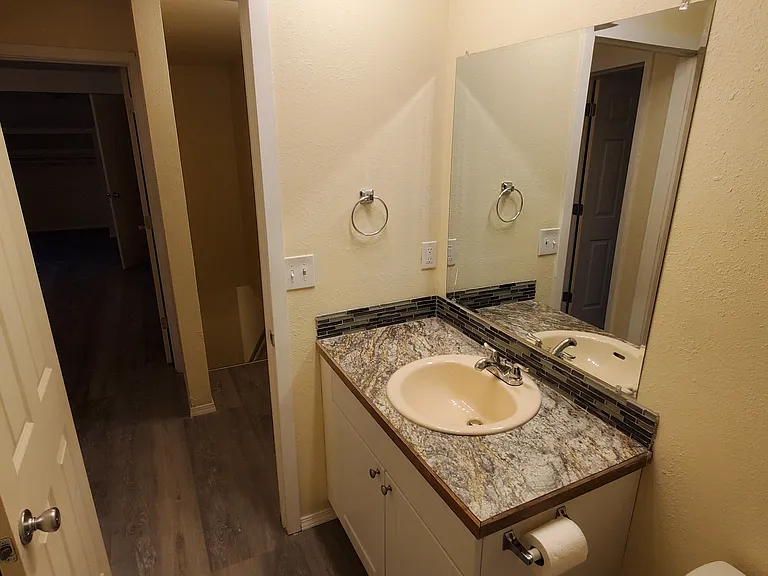 665 Sunset Ave NE #100 — Photo 7