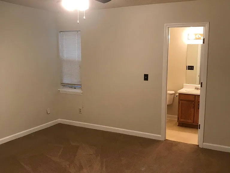 3326 N Barrett St #B — Photo 7