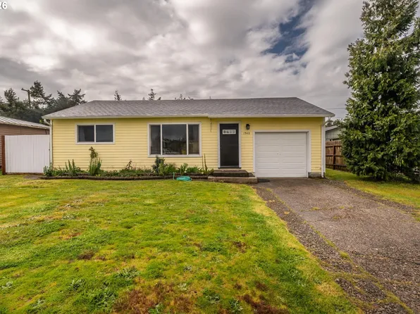 1540 Garfield St, North Bend, OR 97459