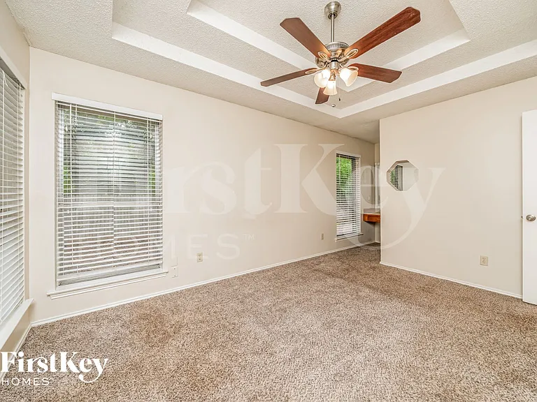 5624 Lordsburg Trl — Photo 10