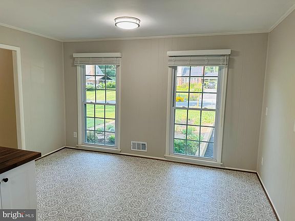 4th image of 16601 Baederwood Ln