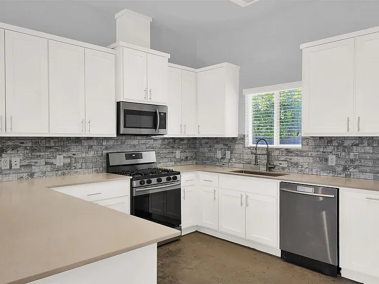 6902 Carver Ave #A — Photo 7