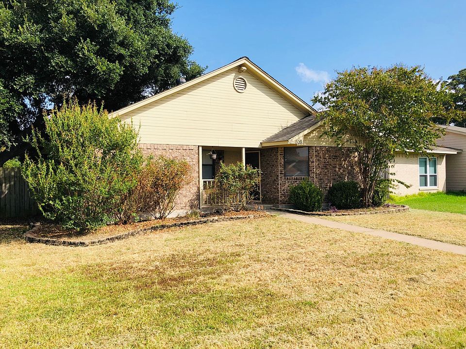 1st image of 809 Camellia Ct