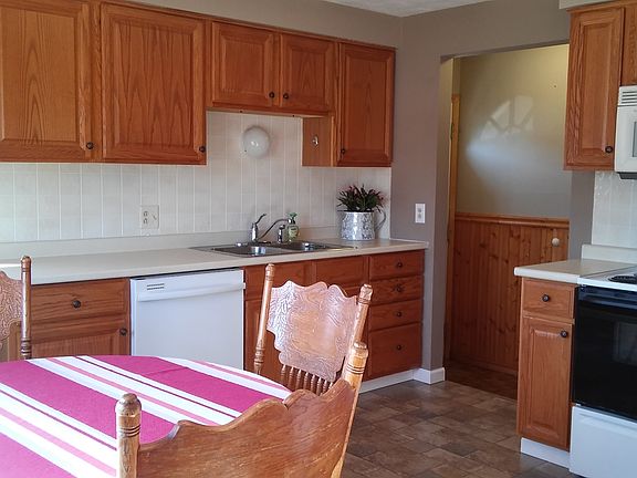 5th image of 8 Saint Lucia Ln