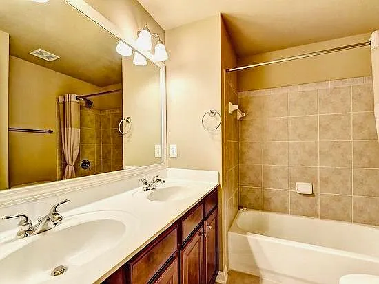 2800 Loftview Sq — Photo 33