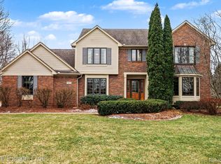 5045 Ashford Rd, Clarkston, MI 48348