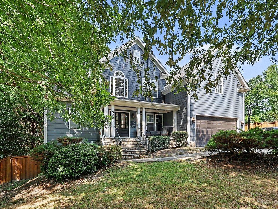 1st image of 520 Findhorn Ln