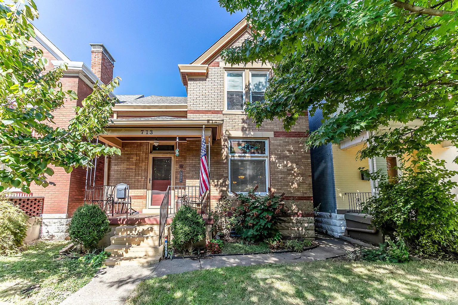 713 Linden Ave photo 1