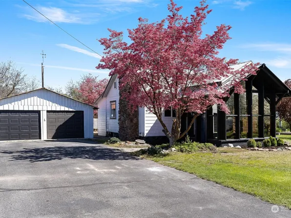 649 E Dewberry Avenue, Omak, WA 98841