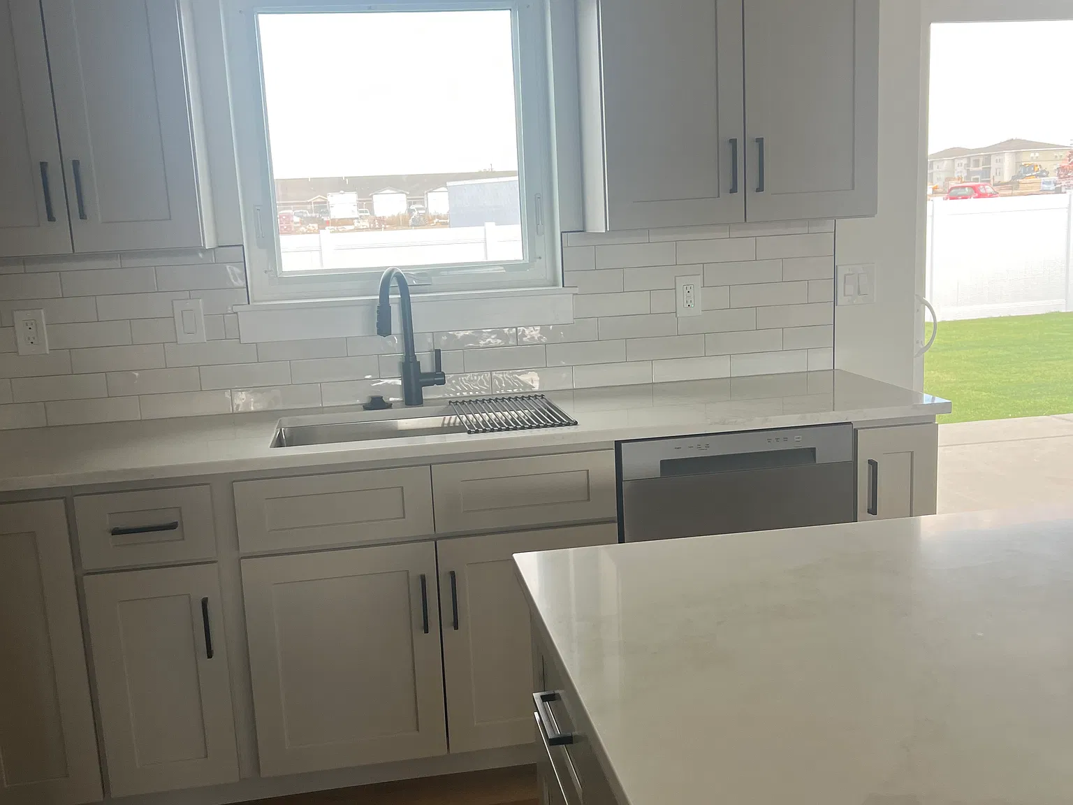 3 bed, 1358 sqft, $2,000 — Photo 4