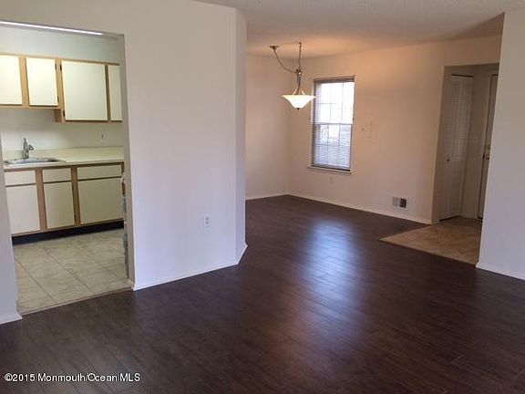 4th image of 108 Daffodil Dr