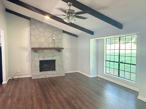 2nd image of 111 Stone Ridge Trl