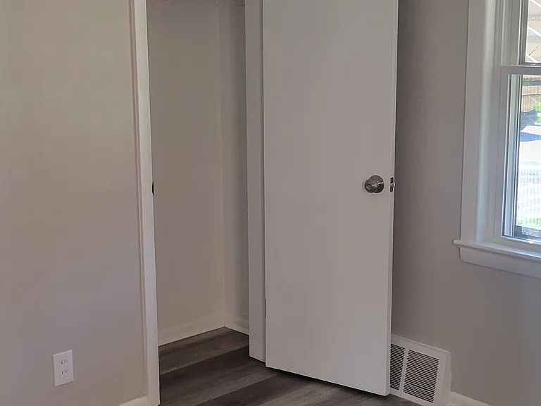 14317 Granger Rd — Photo 5