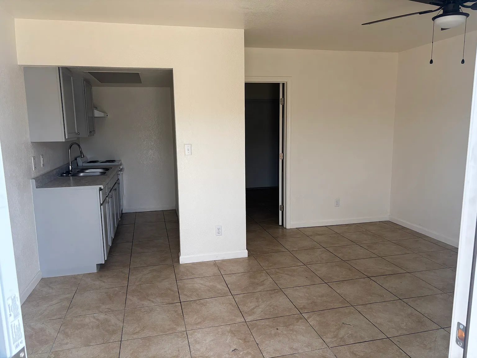 1 bed, 500 sqft, $795 — Photo 2