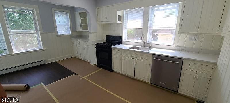 2nd image of 292 Union Ave Floor 2