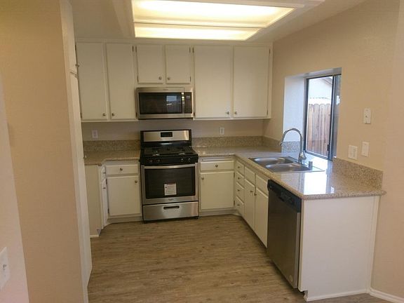 5th image of 37644 Patty Ct