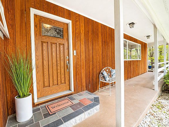 5th image of 86 Mount Airy Road E
