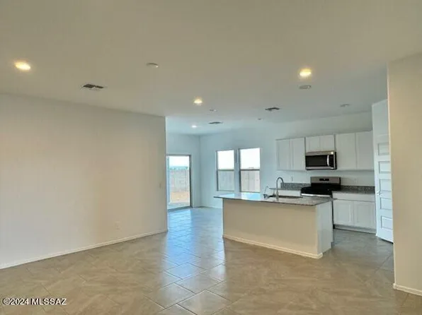 1242 S Nedra Pl, Vail, AZ 85641