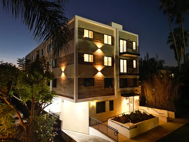 941 N Martel Ave #102 — Photo 5