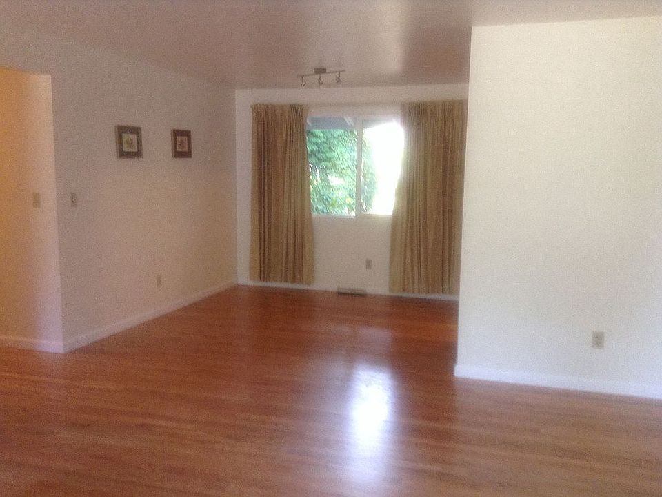 1st image of 12225 SE 60th Pl
