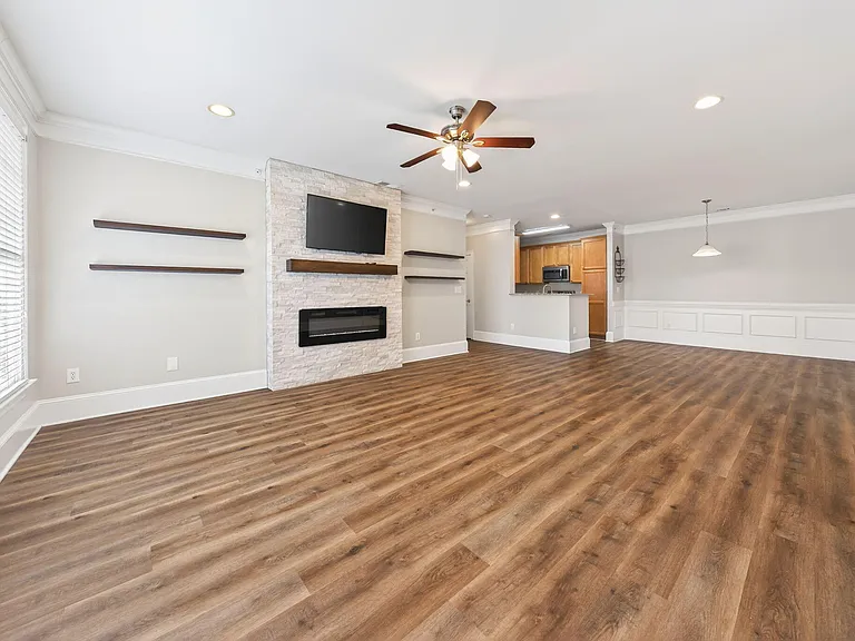 423 Waterford Lake Dr — Photo 18