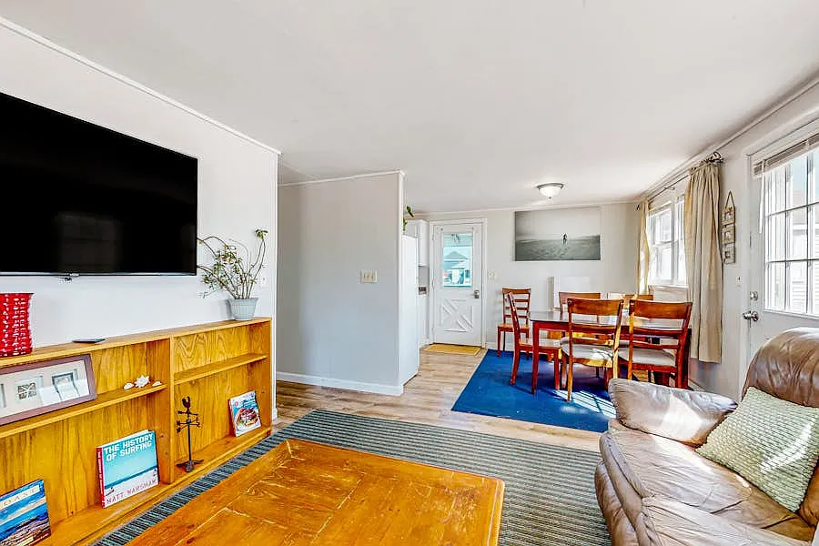 3 bed, 900 sqft, $2,650 — Photo 4