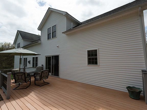 3rd image of 18 Hattie Ln
