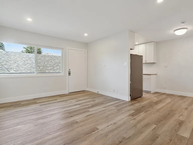 3441 Laguna Ave #2 — Photo 24