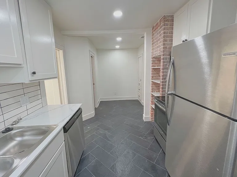 2542 NW 21st St — Photo 11