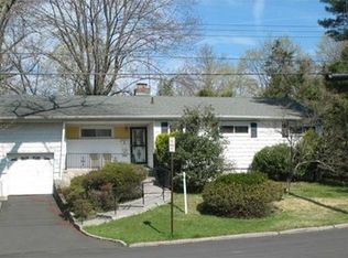 6 Western Dr, Ardsley, NY 10502