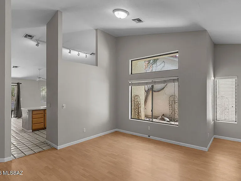 5580 N Via Umbrosa — Photo 8