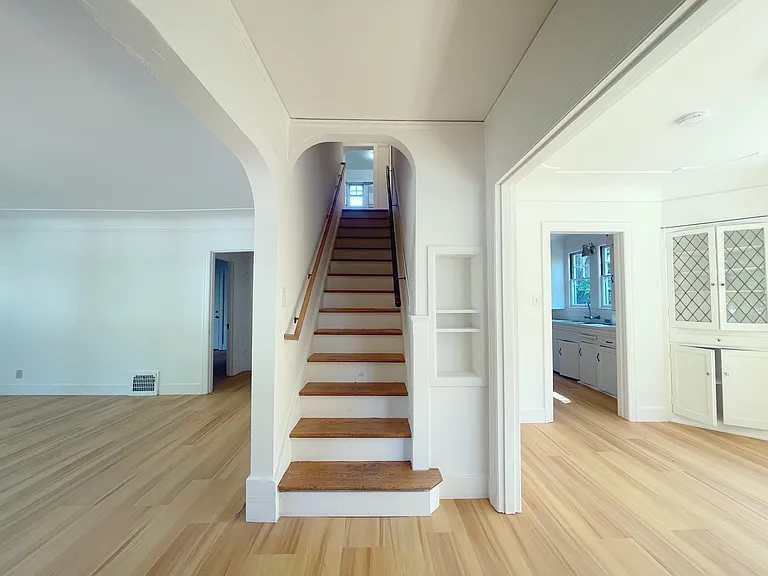 2351 Ramona St — Photo 3