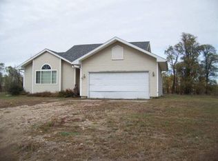 1100 Woods Cir, Mitchell, SD 57301