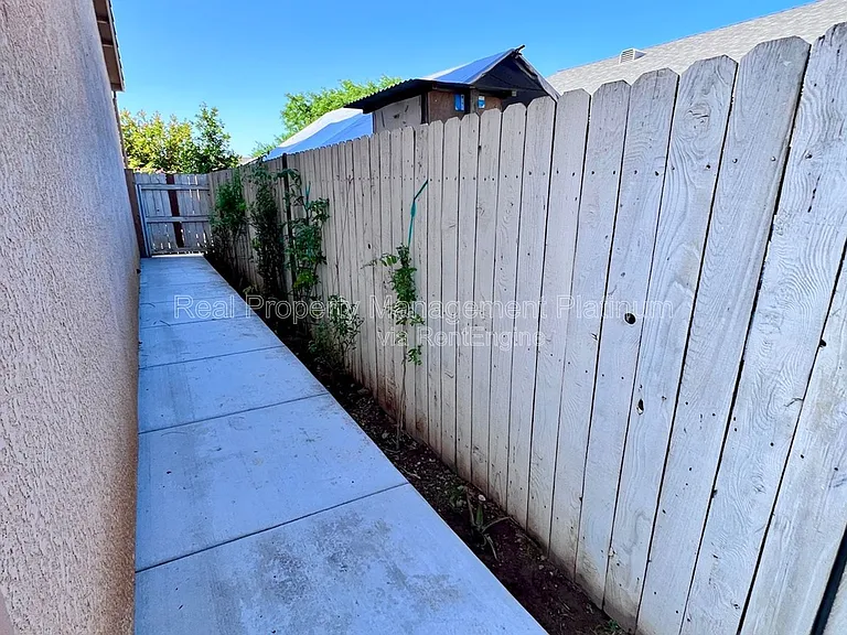 5460 W Ashcroft Ave — Photo 14