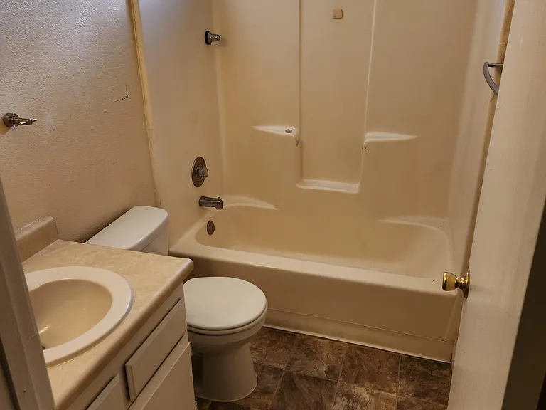 366B Maine St #B — Photo 6