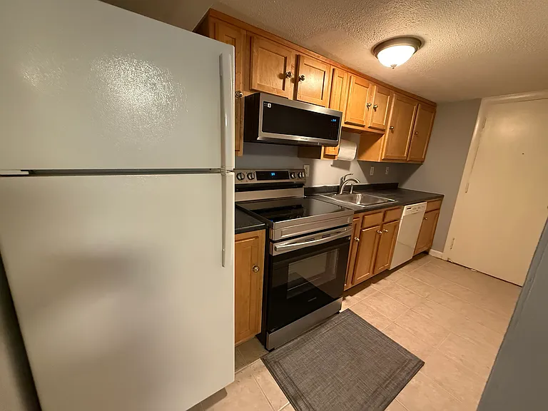 239 Kelton St #14 — Photo 8