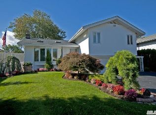 31 Flower Ln, Jericho, NY 11753