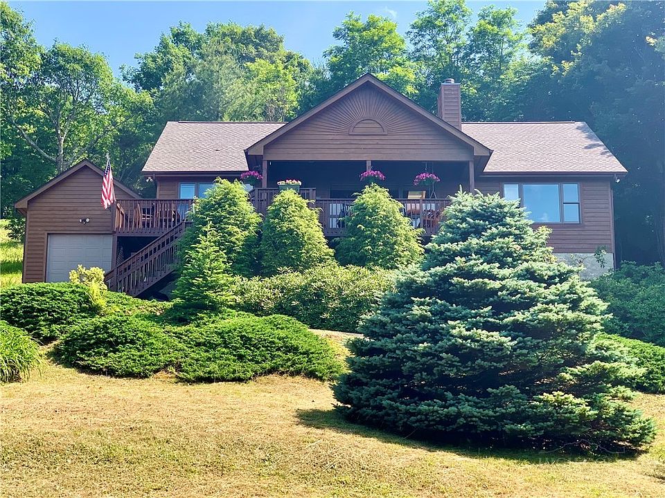1st image of 230 Twin Ponds Road
