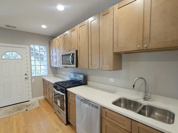 6224 N Fairfield Ave APT 1, Chicago, IL 60659