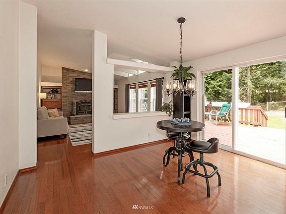 5th image of 5716 SE Gallagher Ln