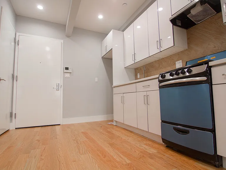 971 Lafayette Ave #3L — Photo 3