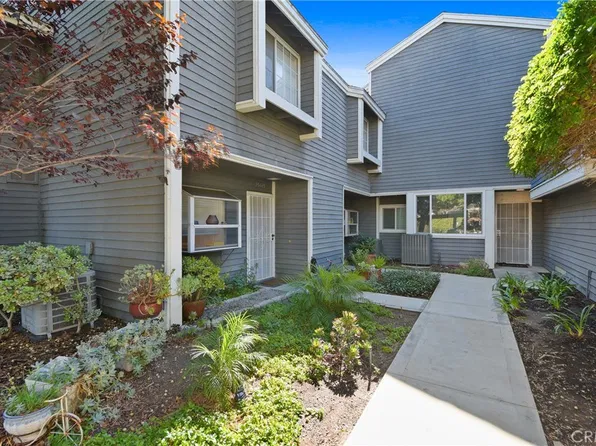 25445 Pine Creek Ln, Wilmington, CA 90744